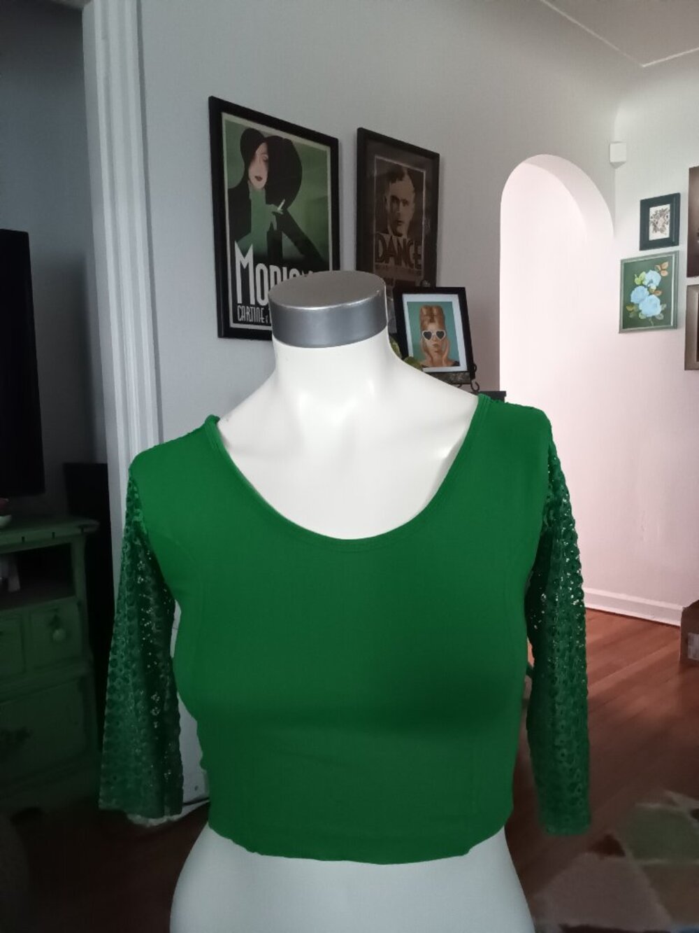 Green crop top with 3/4 length lace sleeves